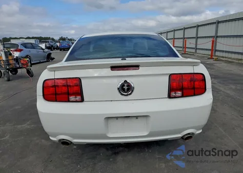 2008 Ford Mustang z USA, uszkodzony, nr VIN 1ZVHT80N385173351